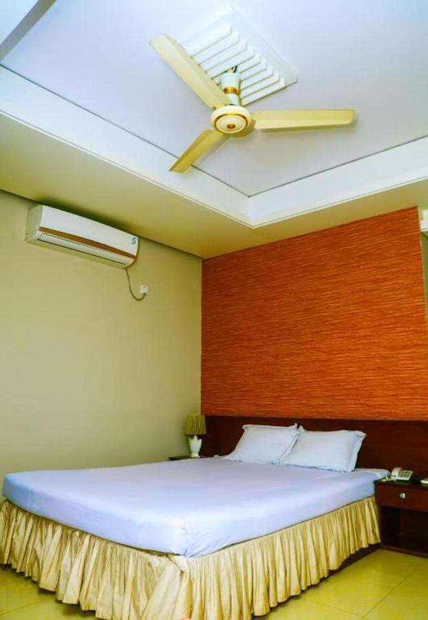 Hotel Royal Living Hotel & Suites Chittagong Extérieur photo