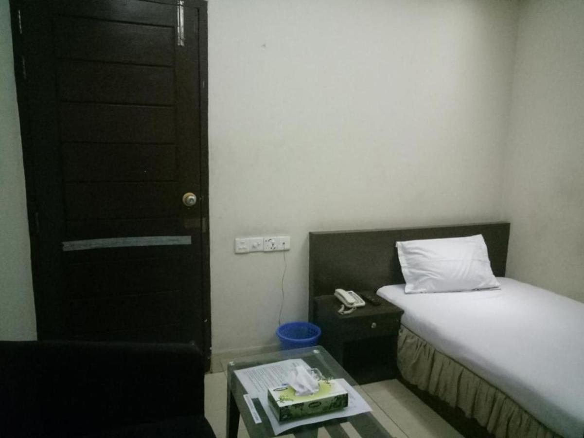 Hotel Royal Living Hotel & Suites Chittagong Extérieur photo